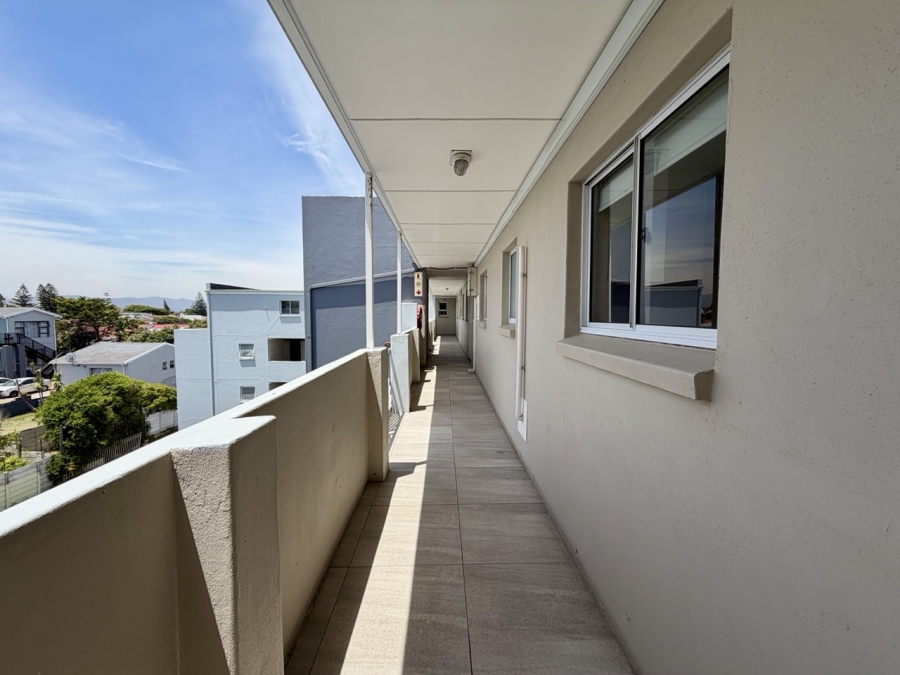 2 Bedroom Property for Sale in Beachfront Western Cape